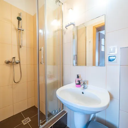 ゲストハウス Amber ミエンジボジェ